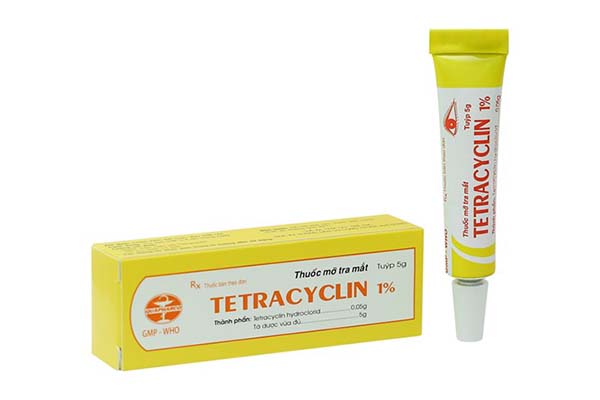 Gà chọi bị chảy nước mắt cho uống thuốc gì? Không cần chỉ cần thuốc mỡ tra mắt Tetracyclin